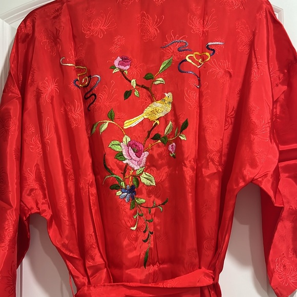 Vibrant Red Oriental Robe - Picture 5 of 7